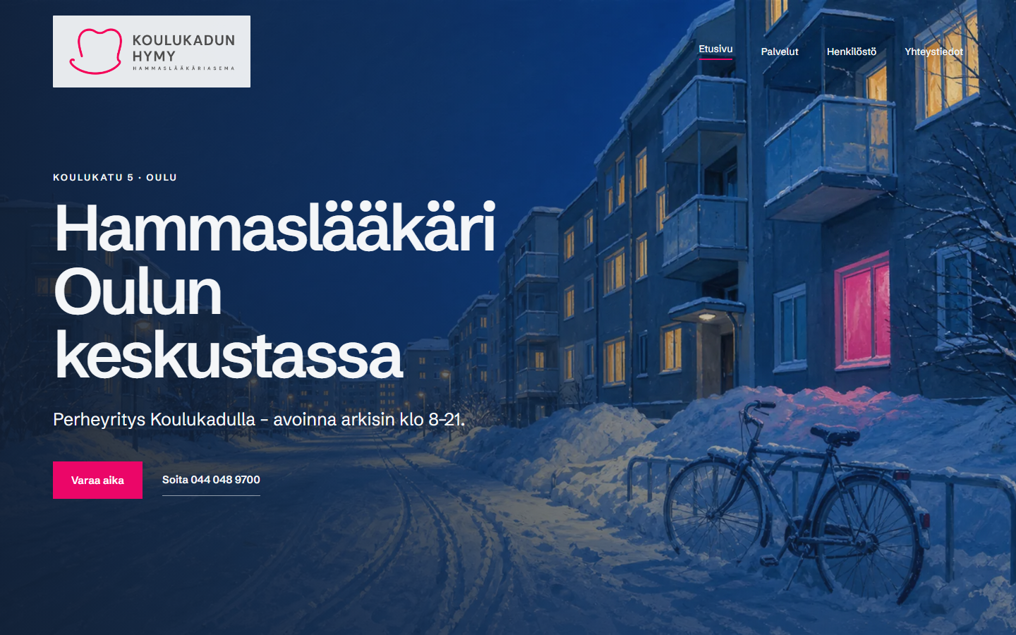 Koulukadun Hymyn uuden verkkosivun etusivun avaus sinisessä hetkessä
