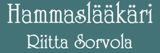 Hammaslääkäri Riitta Sorvolan vanha valkoinen tekstilogo turkoosilla pohjalla